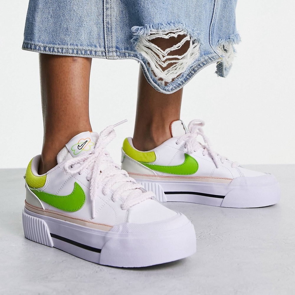 Nike Women's Sneakers White and Green